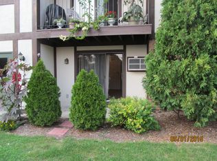 N81W13220 Fond Du Lac Ave APT 6, Menomonee Falls, WI 53051