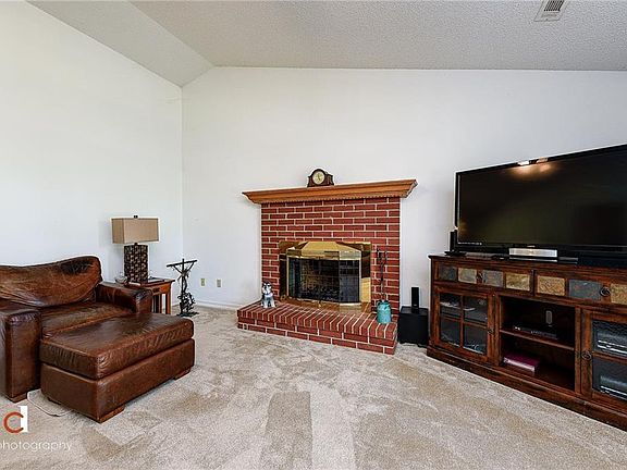4th image of 2761 Madison St #7505
