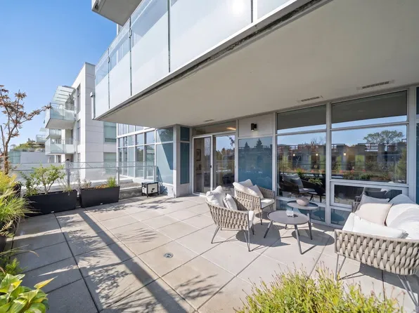 5033 Cambie St #401, Vancouver, BC V5Z 0H6