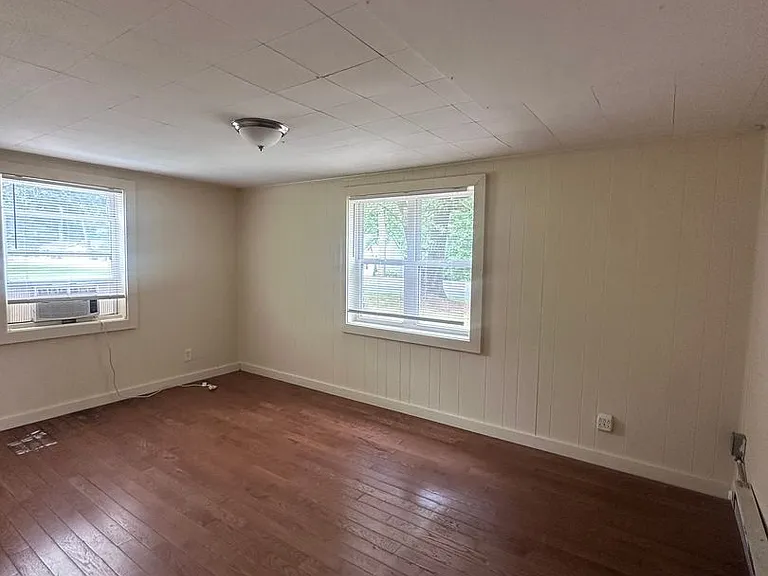 1054 Perimeter Rd — Photo 8