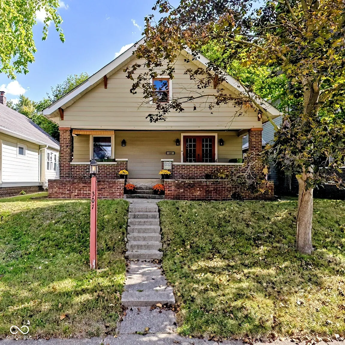1307 N Oakland Ave photo 1