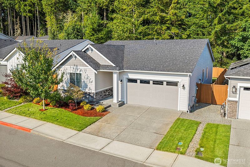 3rd image of 6684 Skipper Lane SE
