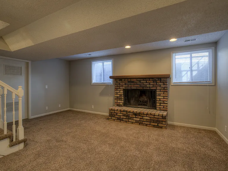 3307 S 133rd St — Photo 11
