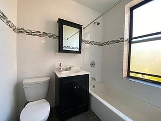 5th image of 21 Paedergat St #1-4