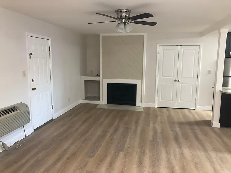 1439 Fernwood Glendale Rd #B — Photo 3