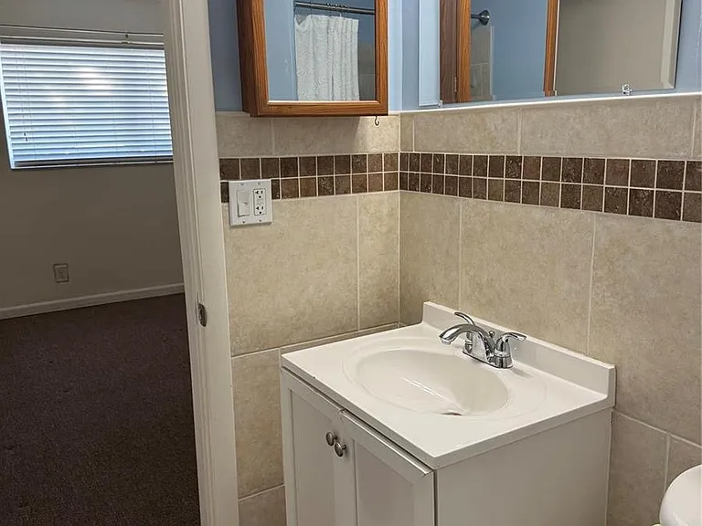 2100 NE 38th St #138 — Photo 25