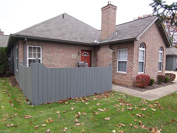 3rd image of 3982 Villas Dr