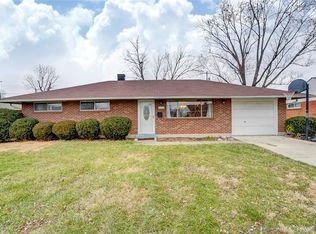 6166 Farmborough Dr, Huber Heights, OH 45424