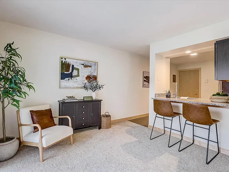 Forest Ridge — Photo 16