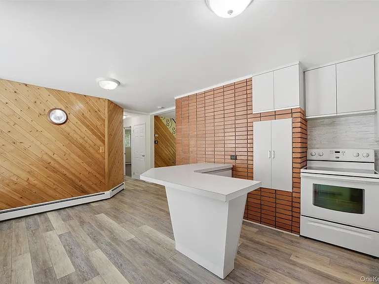 58 Carolan Rd E — Photo 13