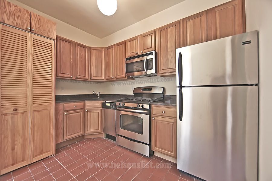 1st image of 607 Carroll St APT 1