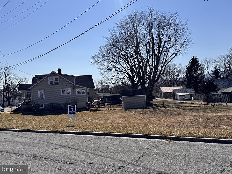 1st image of 33 Walnut St