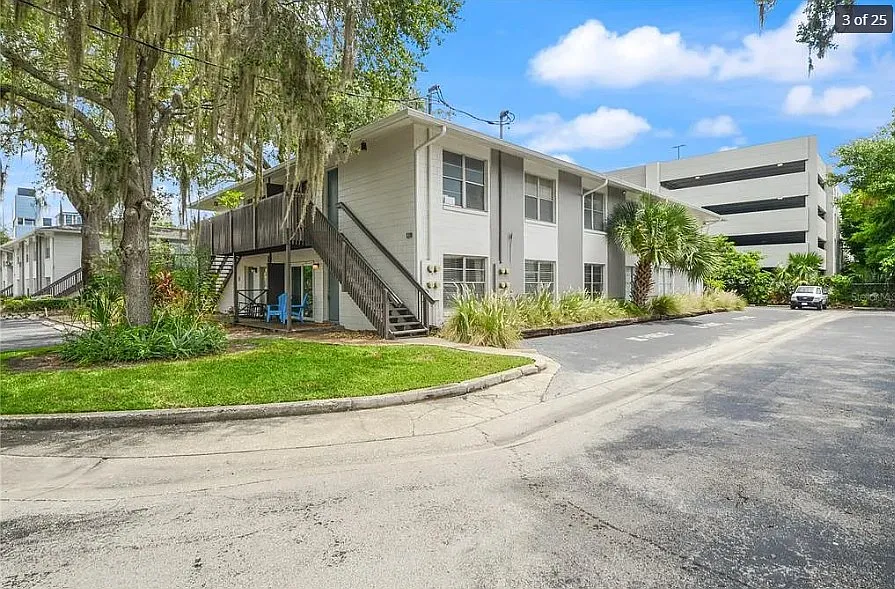 2 bed, 950 sqft, $1,949 — Photo 4