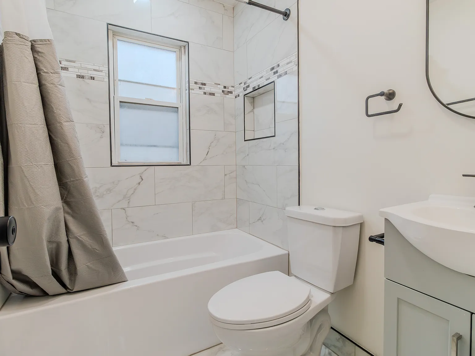 4 bed, 1256 sqft, $1,750 — Photo 4