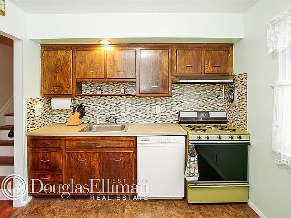 3rd image of 9455 217th St