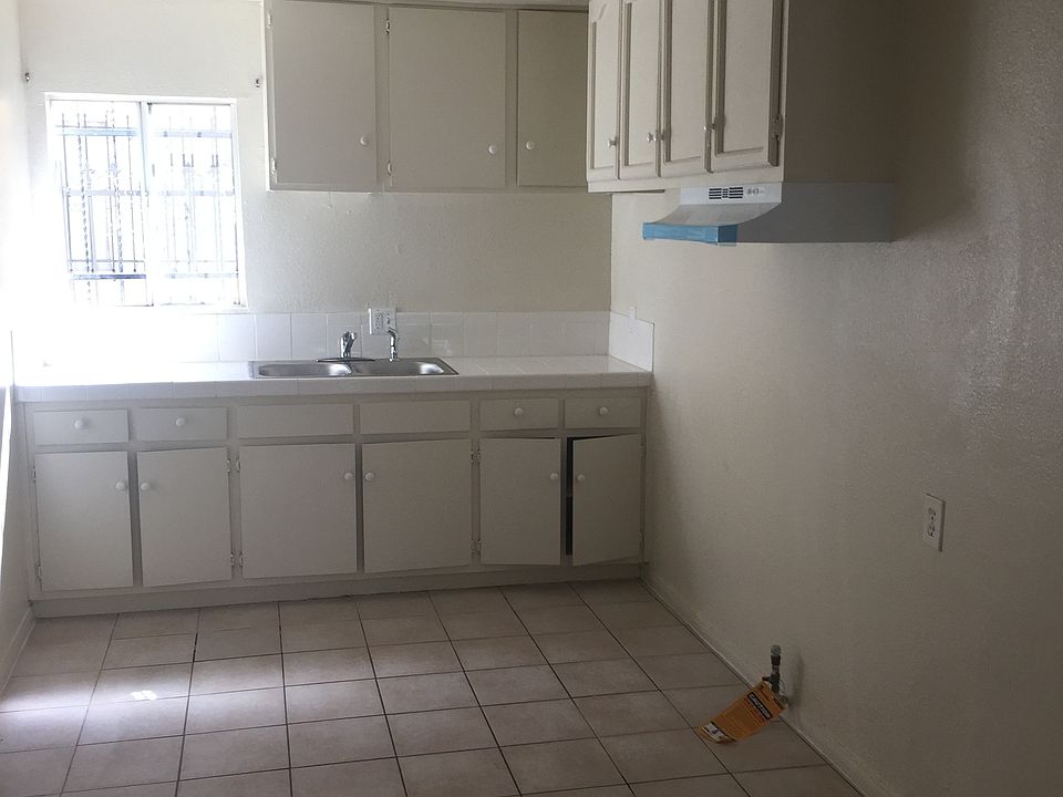 1st image of 10612 S Budlong Ave