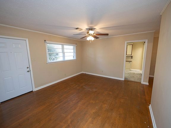 3rd image of 3418 Milan Dr