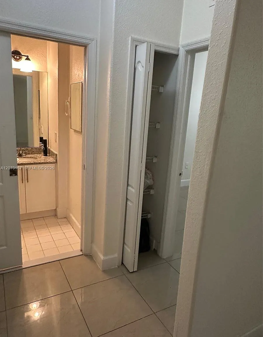Shoma Condo At Keys Cove — Photo 2