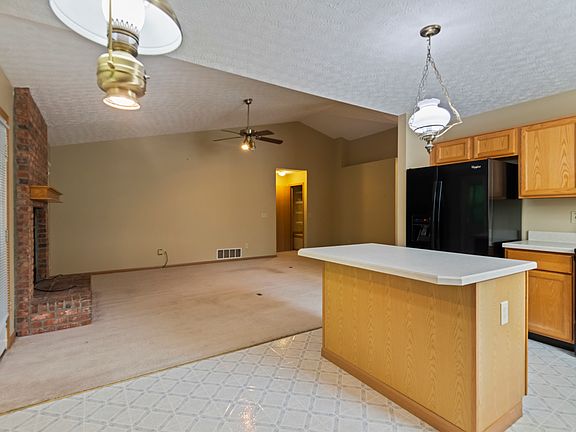 5th image of 7792 Priestley Dr