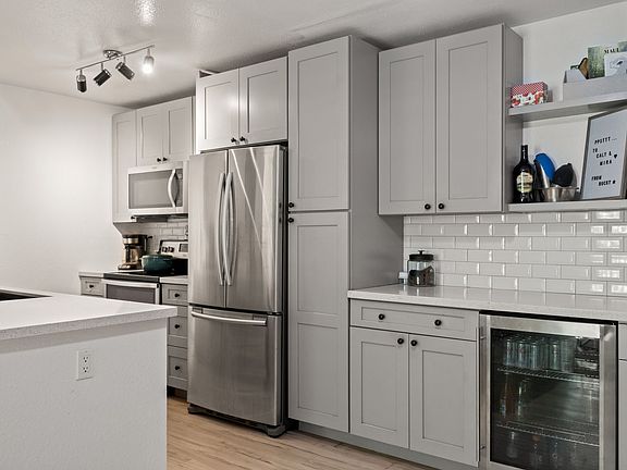 2nd image of 140 Uwapo Rd APT 1-204