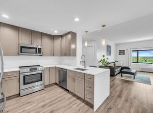 1 Carriage City Plz #1620, Rahway City, NJ 07065