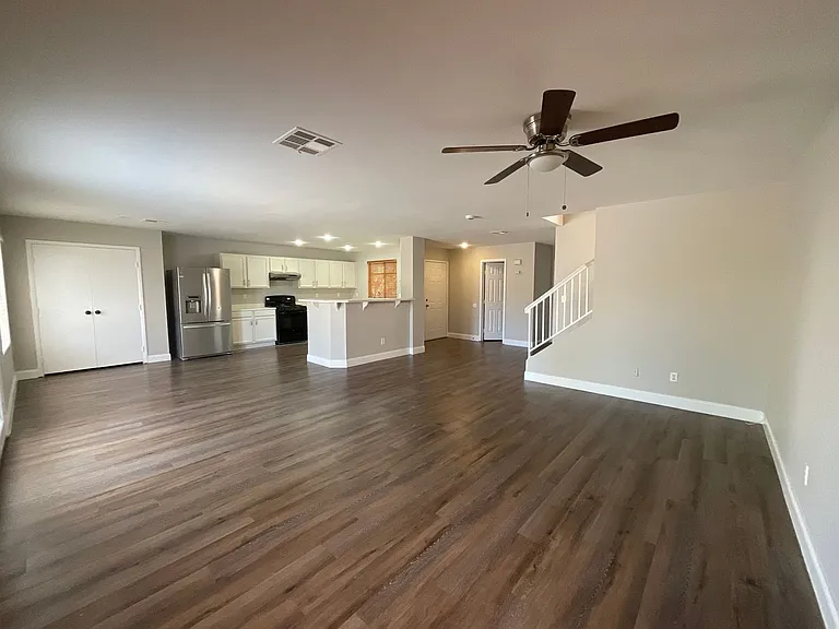 8720 Majestic Pine Ave — Photo 3