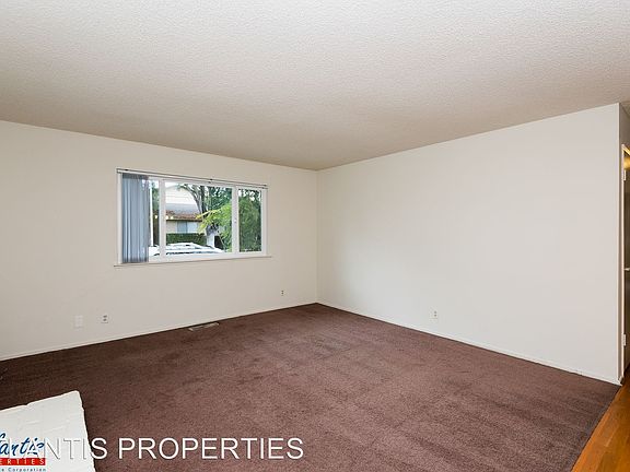 5th image of 870 Burbank Dr APT 04