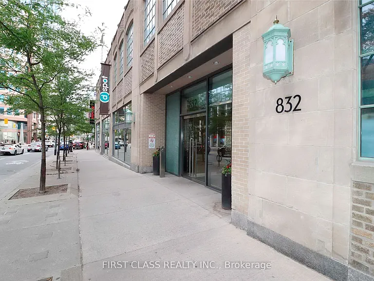 832 Bay St #505 — Photo 2