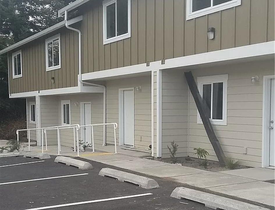 1st image of 330 NE 7th Ave #3