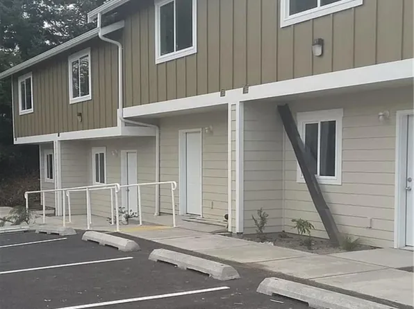 330 NE 7th Ave #3, Oak Harbor, WA 98277