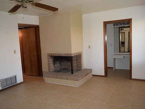 5th image of 1809 E Harmont Dr