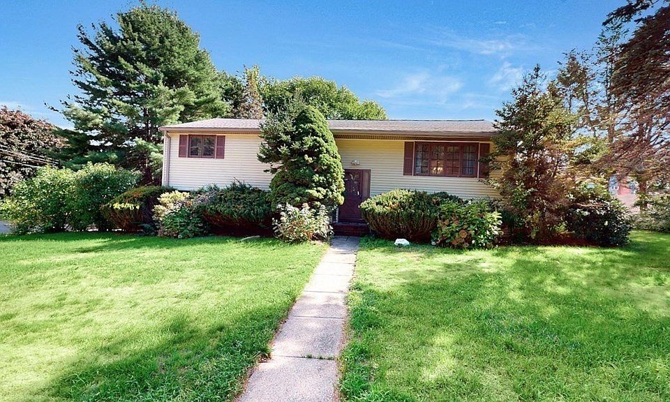 1st image of 27 Plymouth Dr
