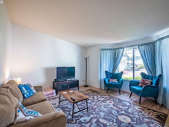 2nd image of 5405 NE 59th Cir