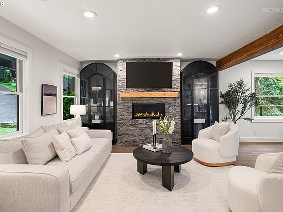 5th image of 12119 SE Henderson Dr