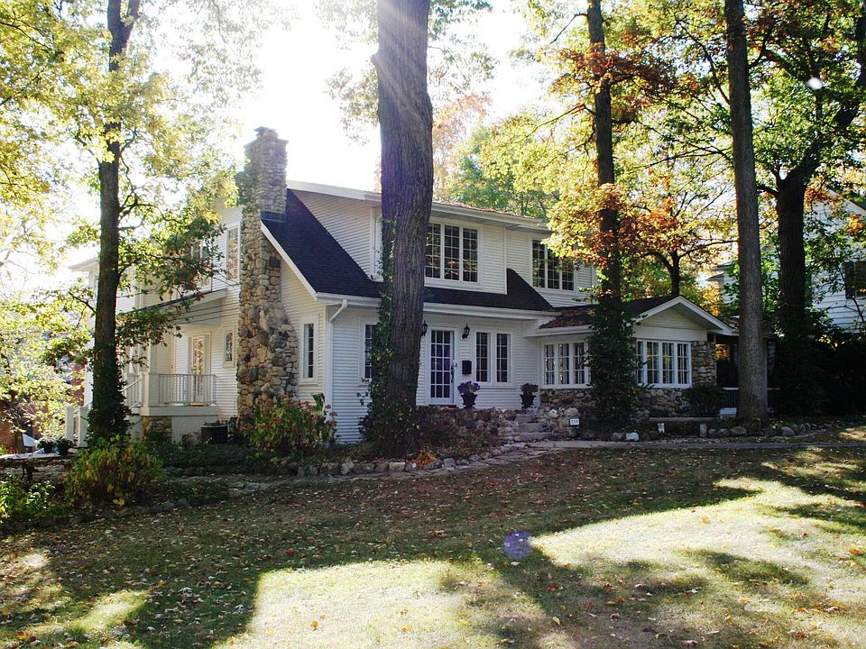 1st image of 739 N Park Blvd