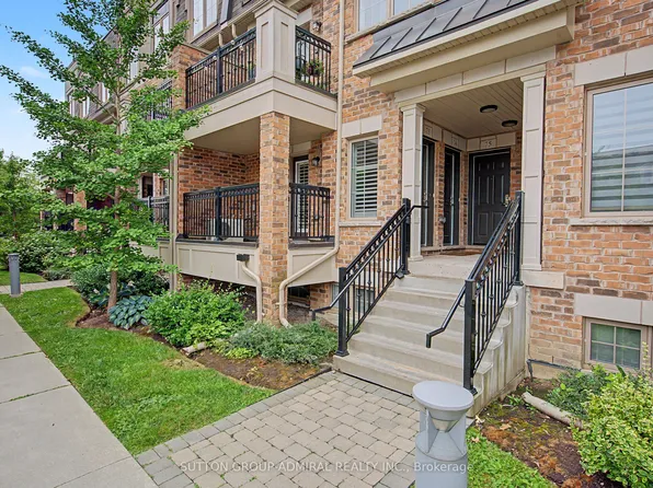 2441 Greenwich Dr #73, Oakville, ON L6M 0S3