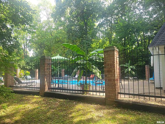 4th image of 4900 N Knoxville Ave APT 103A