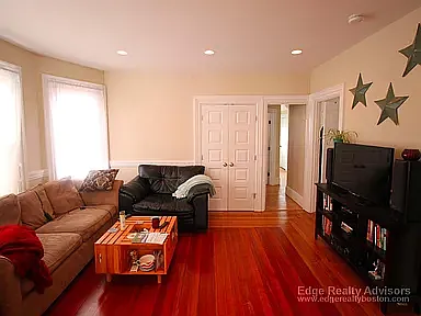 27 Montcalm Ave — Photo 5
