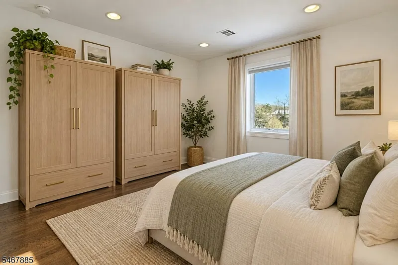 2 bed, 1.0 bath, $3,500 — Photo 2