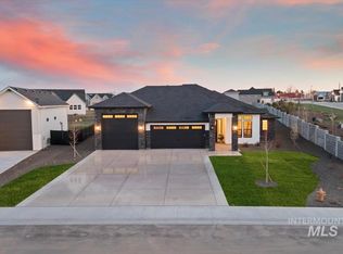 7106 E Merlin Hawk Ct, Nampa, ID 83686