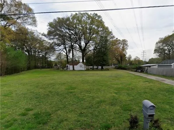 2053 Iowa St, Chesapeake, VA 23323