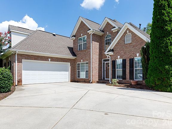 2nd image of 186 Lake Commons Dr #4