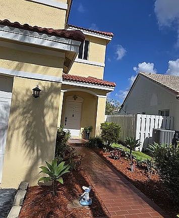 2nd image of 1643 Palermo Dr