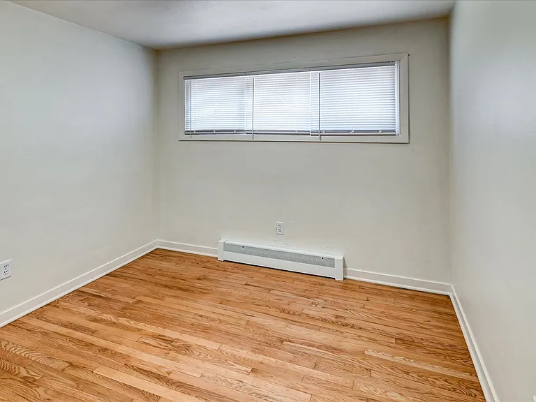 1810 Lake Point Dr #4 — Photo 15