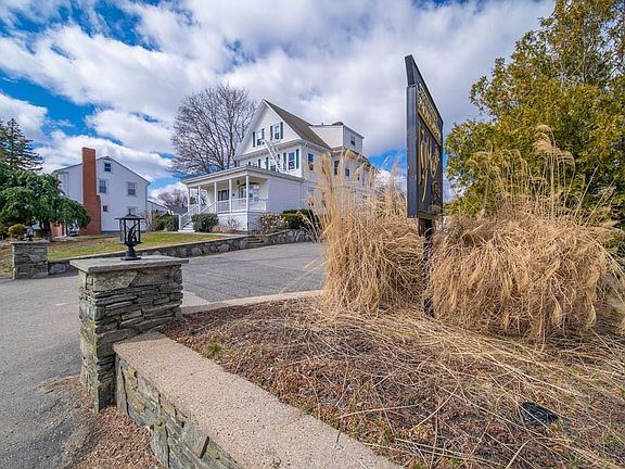 2nd image of 2919 Pawtucket Ave