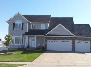 875 S 16th St, Adel, IA 50003