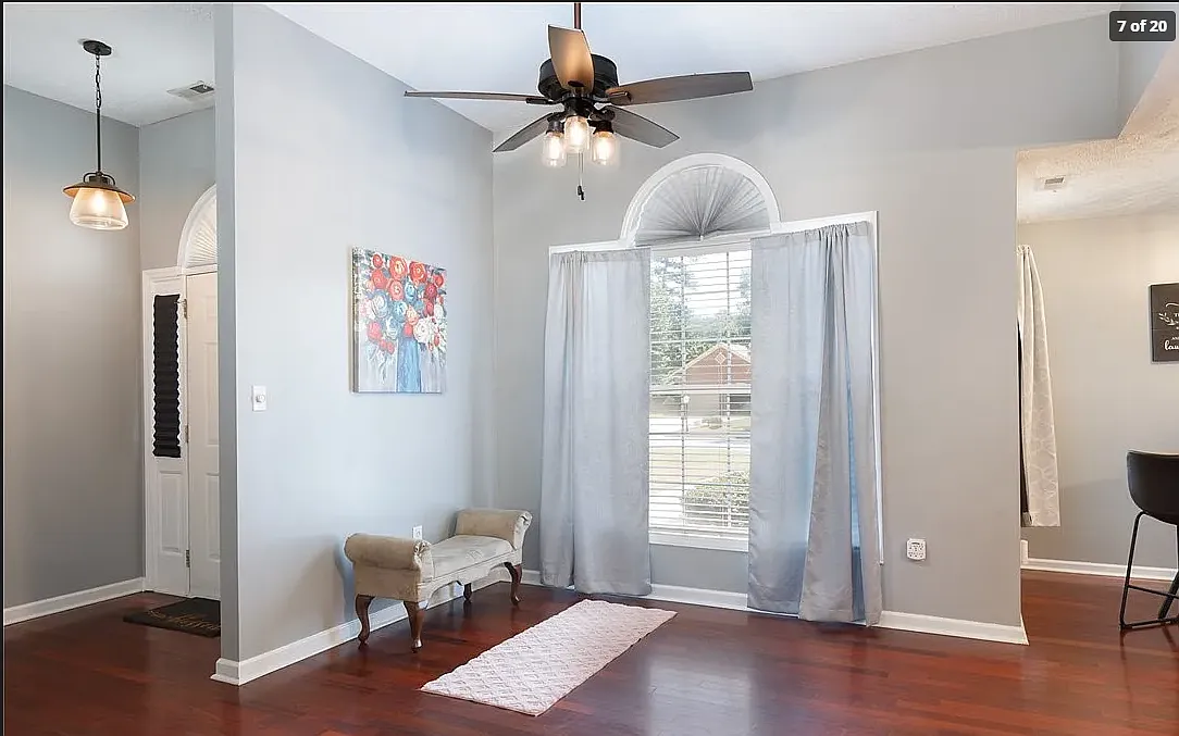 3 bed, 1701 sqft, $1,900 — Photo 2