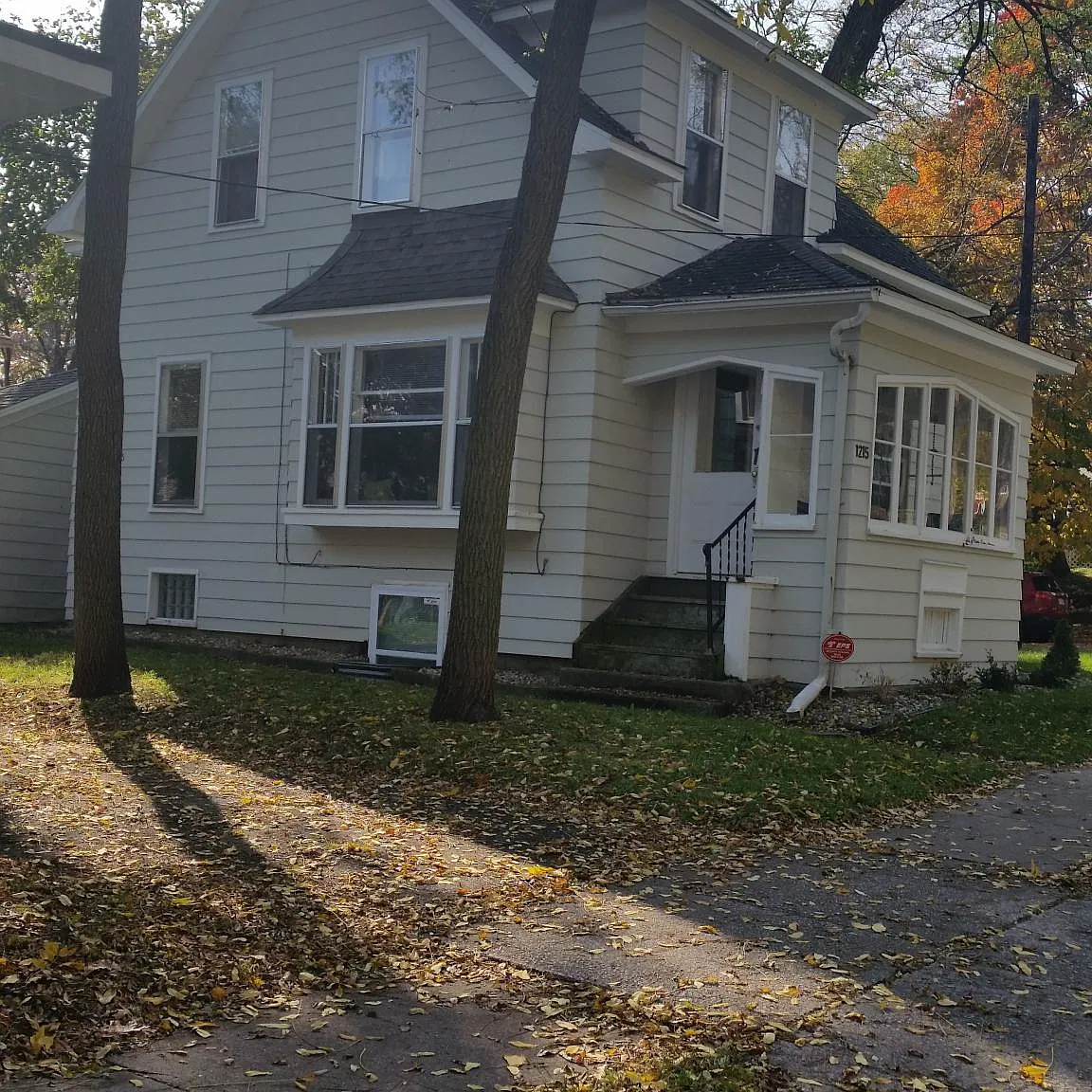 4 bed, 1010 sqft, $2,000 — Photo 2