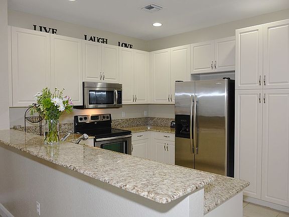 Granite and SS appliances
