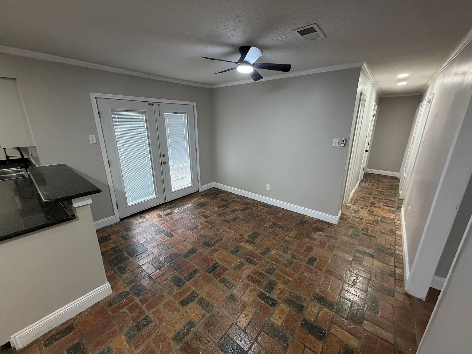 4 bed, 1312 sqft, $1,950 — Photo 4